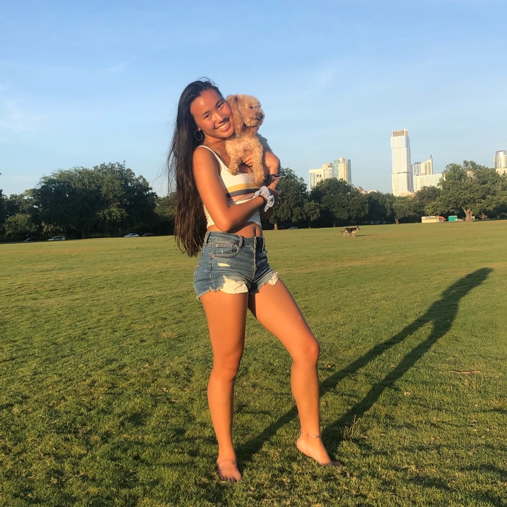 Meet your Posher, Lia